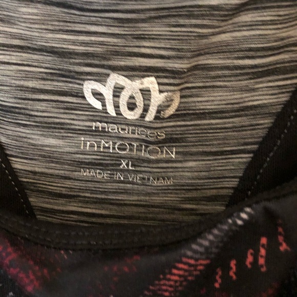 Workout tank top with built in sports bra - Picture 3 of 4